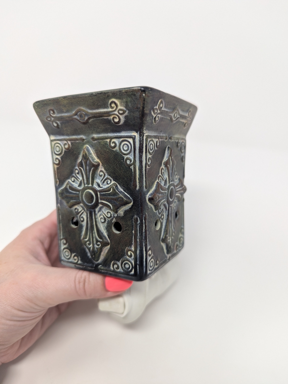 Scentsy Antique-Style Ceramic Wall Plug-in